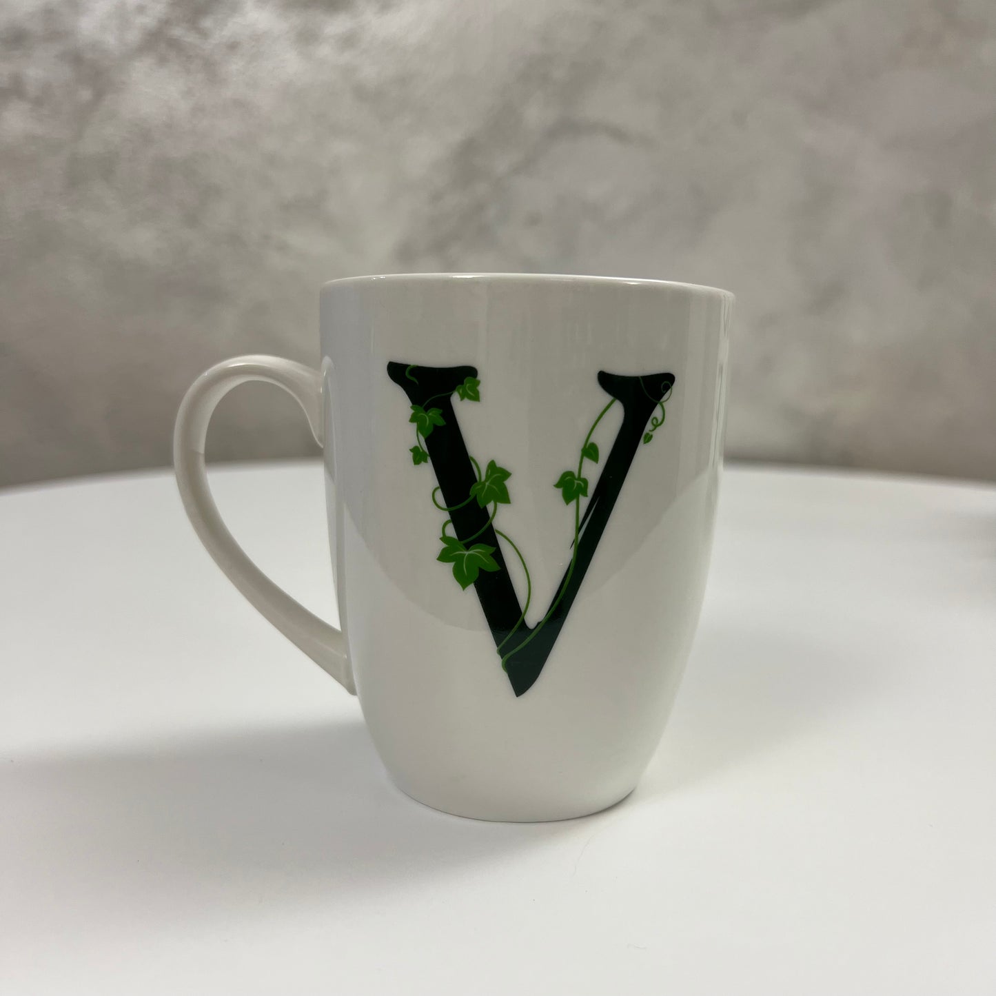 Mug lettera V