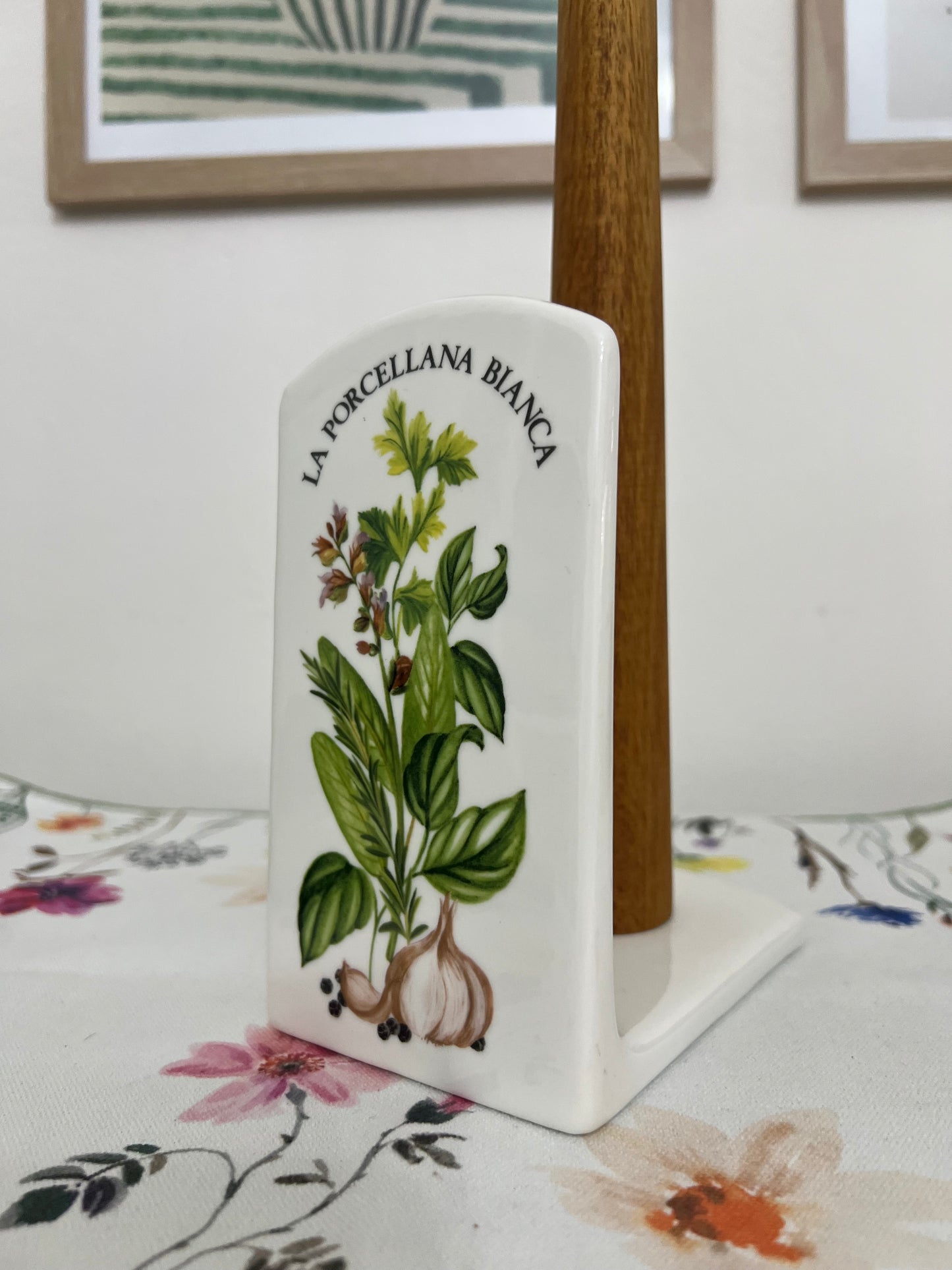 Portarotolo decorato