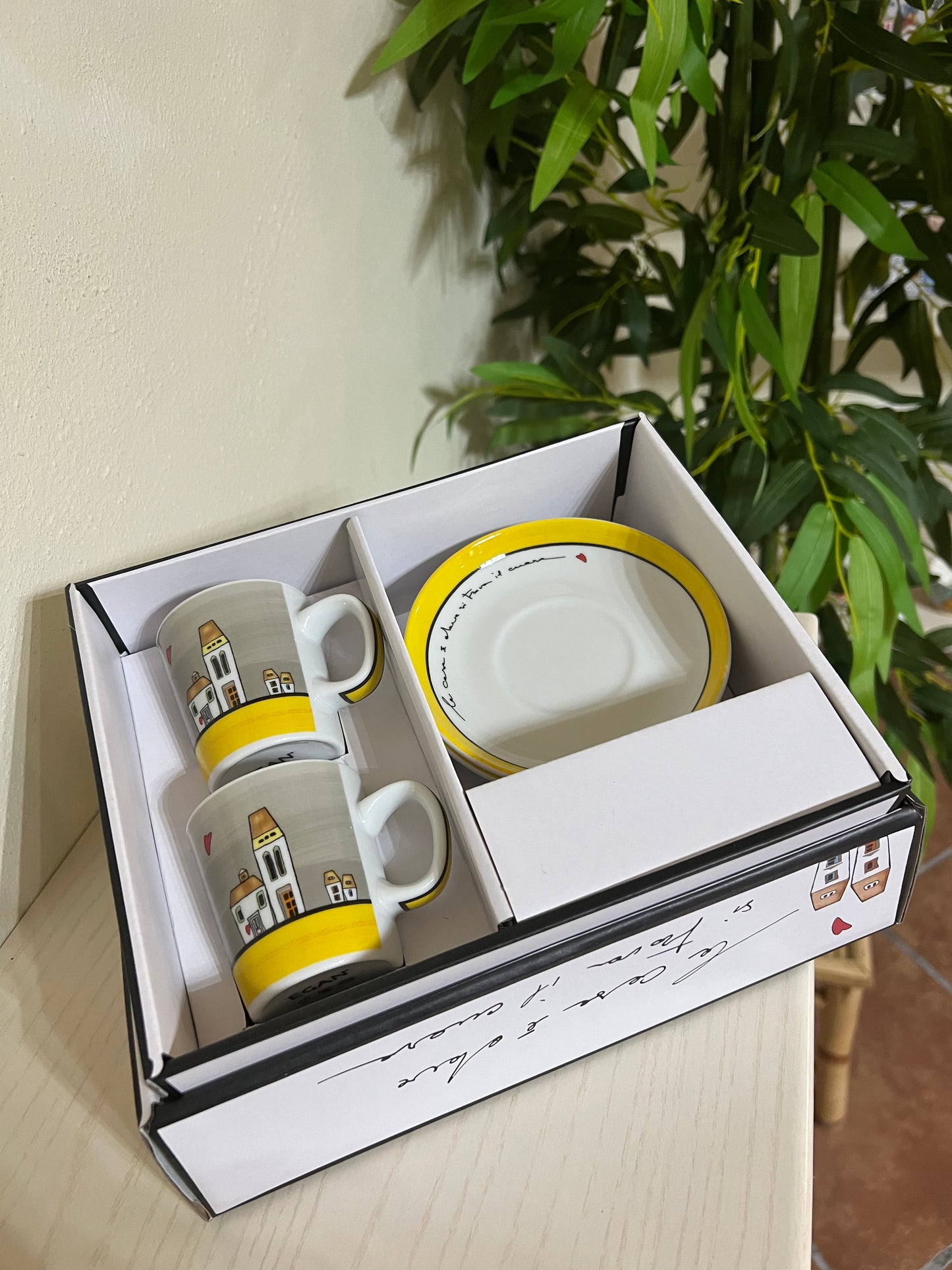 Set 2 Tazze caffè con piattini Le Casette giallo