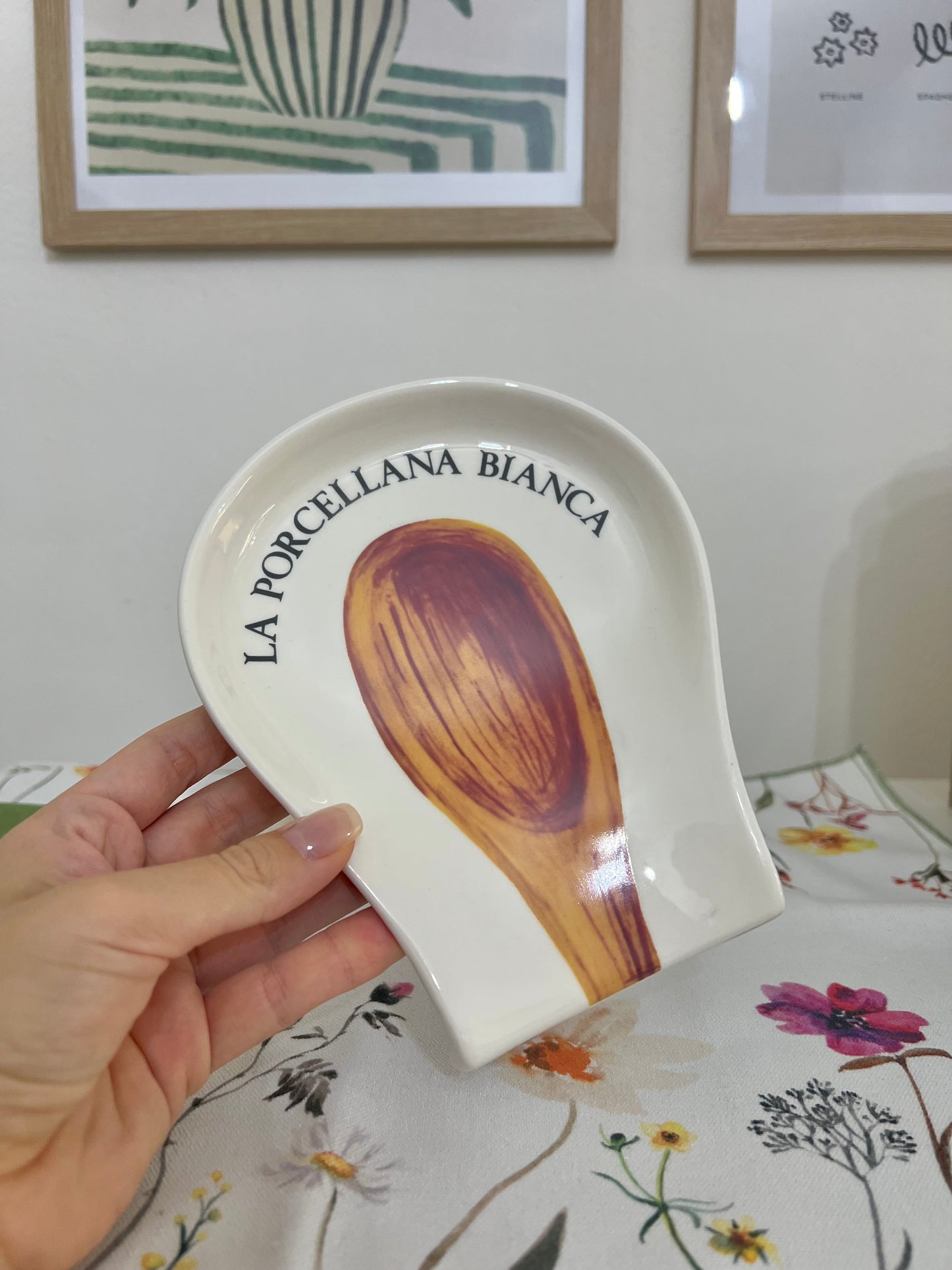 Poggiamestolo decorato