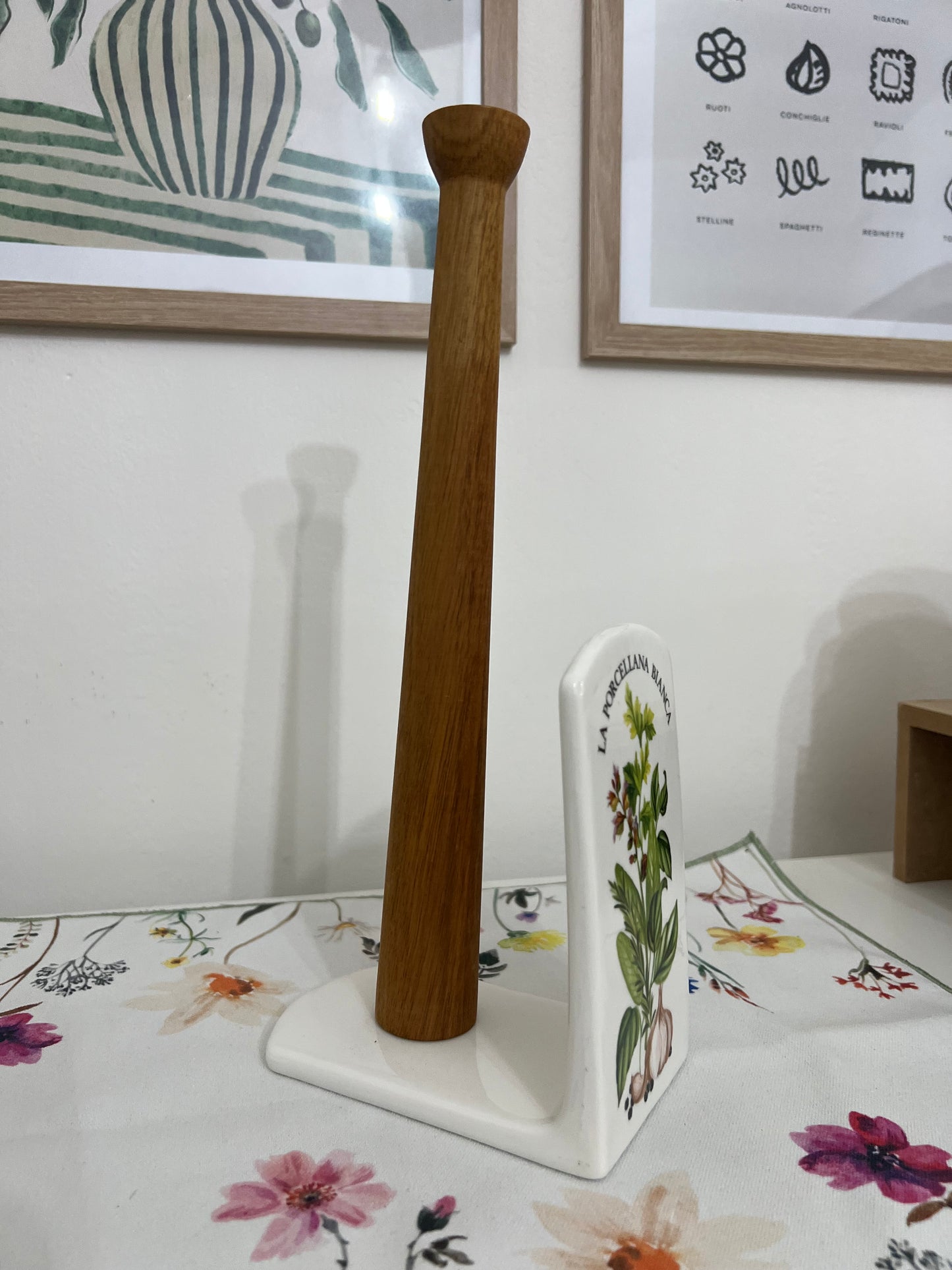 Portarotolo decorato