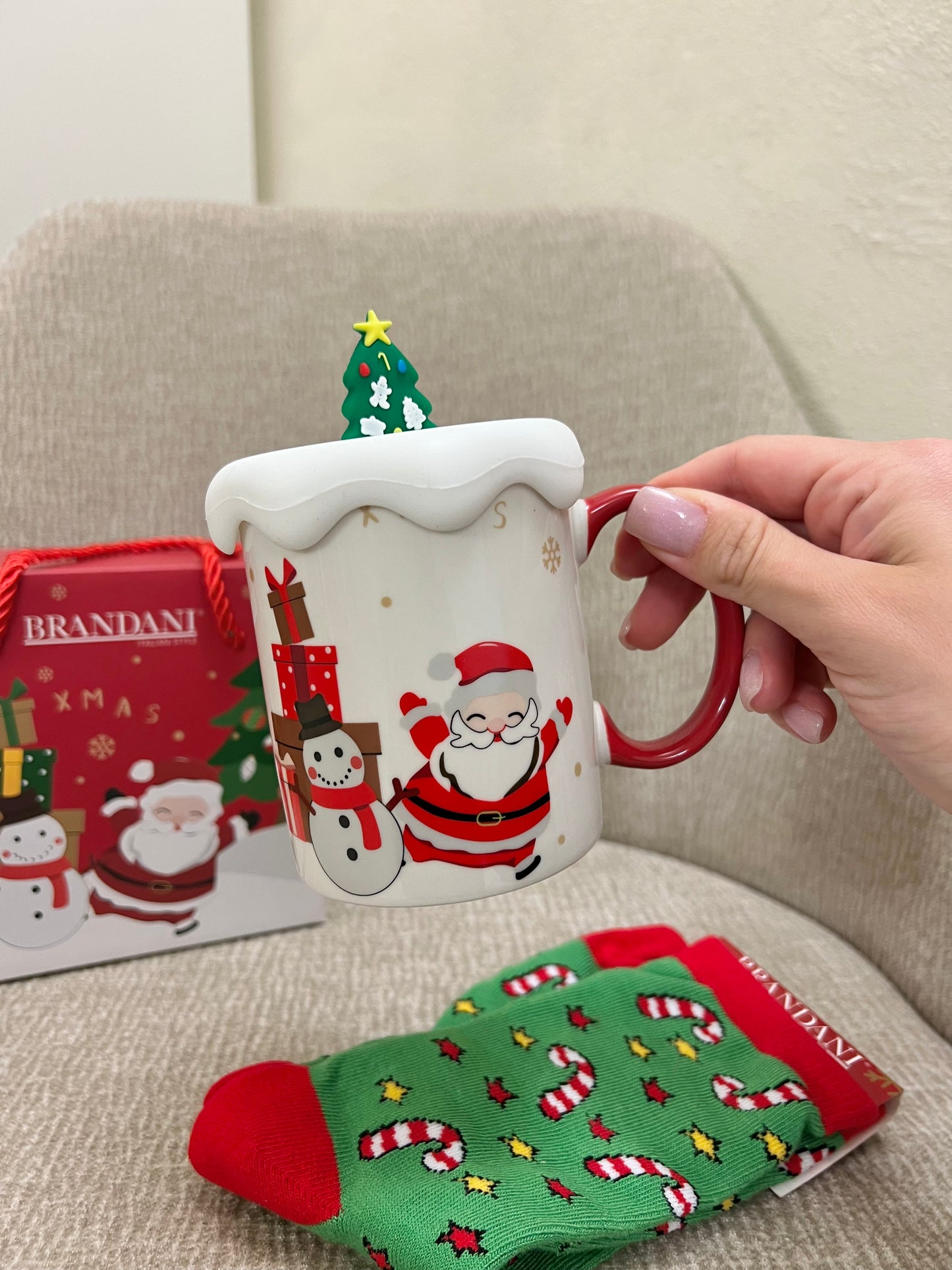Mug con tappo silicone Albero e calzini in cotone