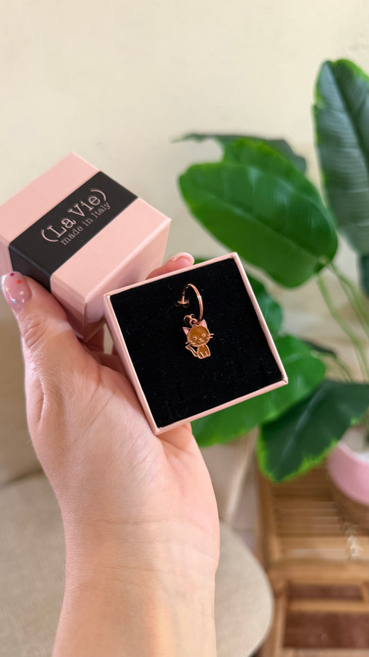 Orecchino microcerchio charm Gattino